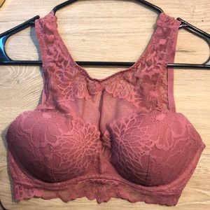i am selling this victoria’s secret bralette